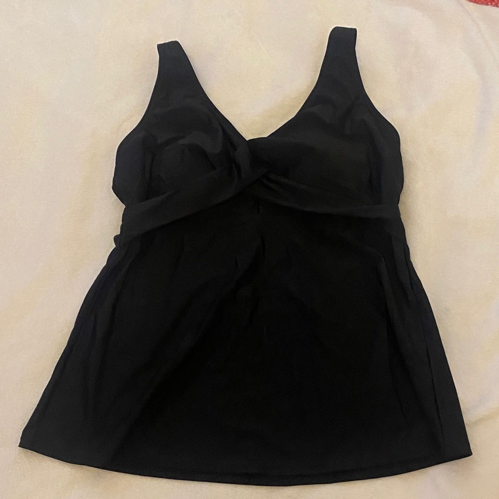 Chic Black Sleeveless Top
